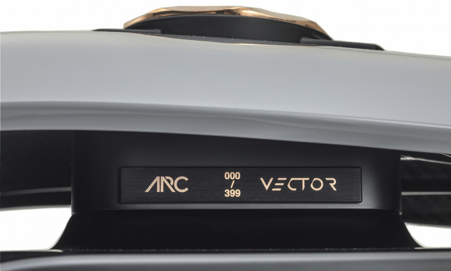 moto elettrica arc vector