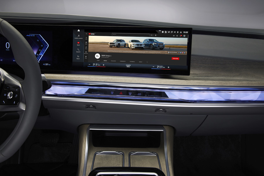 BMW Curved Display