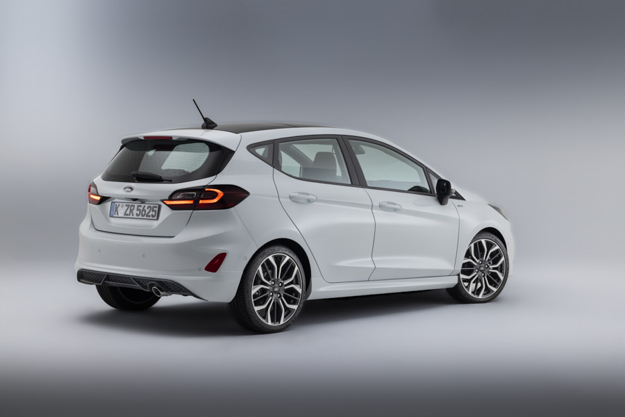 Ford fiesta hybrid prezzi