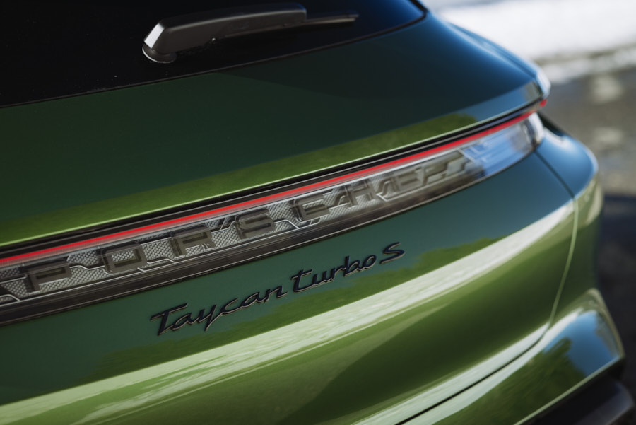 taycan turbo s