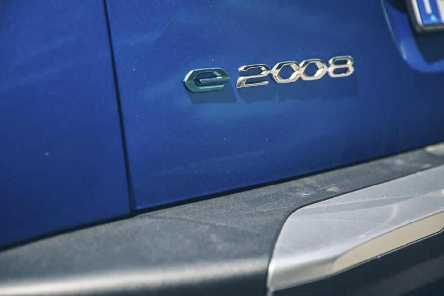 scheda tecnica peugeot e-2008