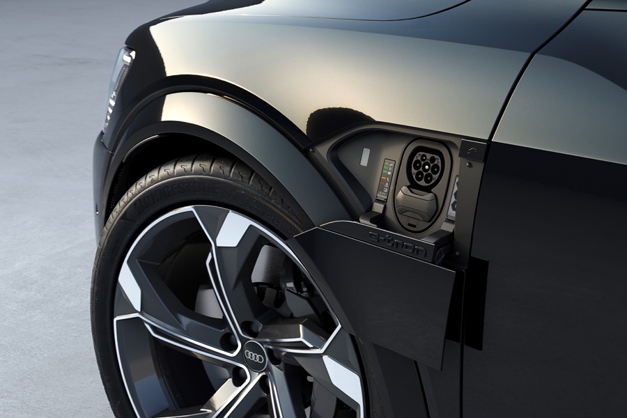 Autonomia e ricarica Audi Q8 e-tron