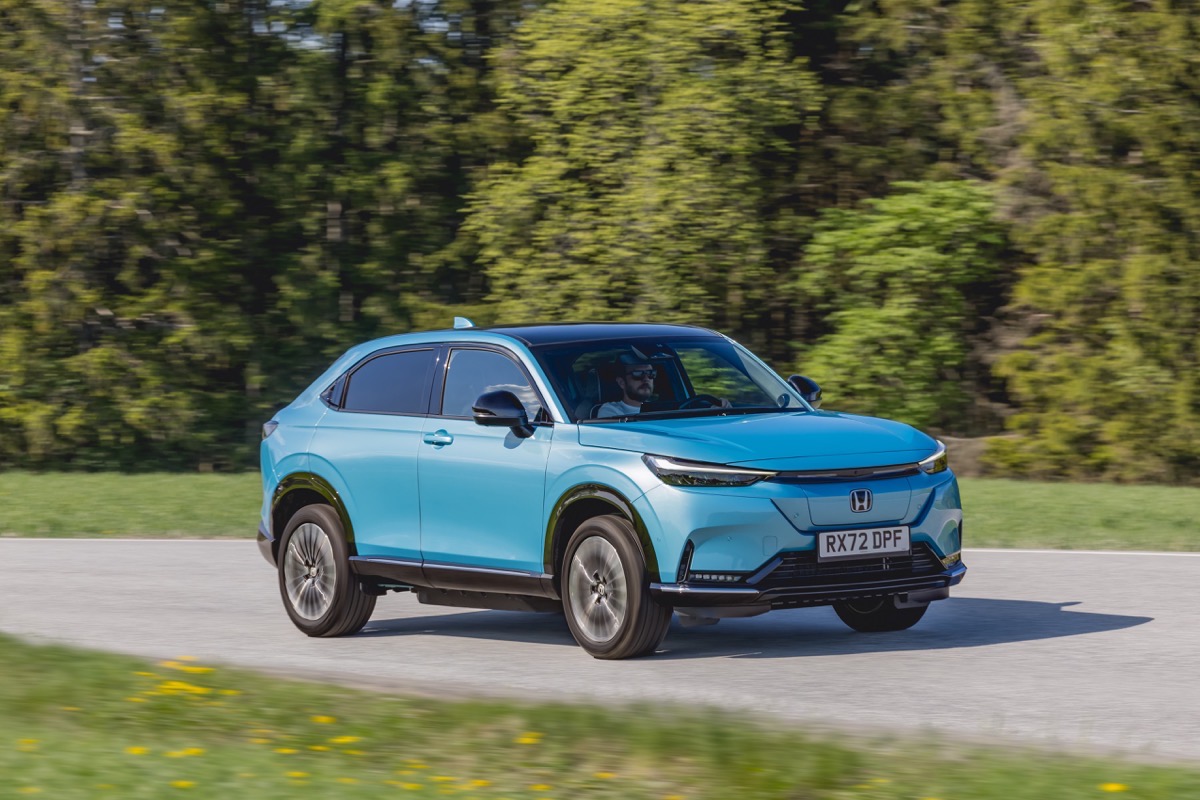 Honda E:Ny1, SUV elettrico colore azzurro