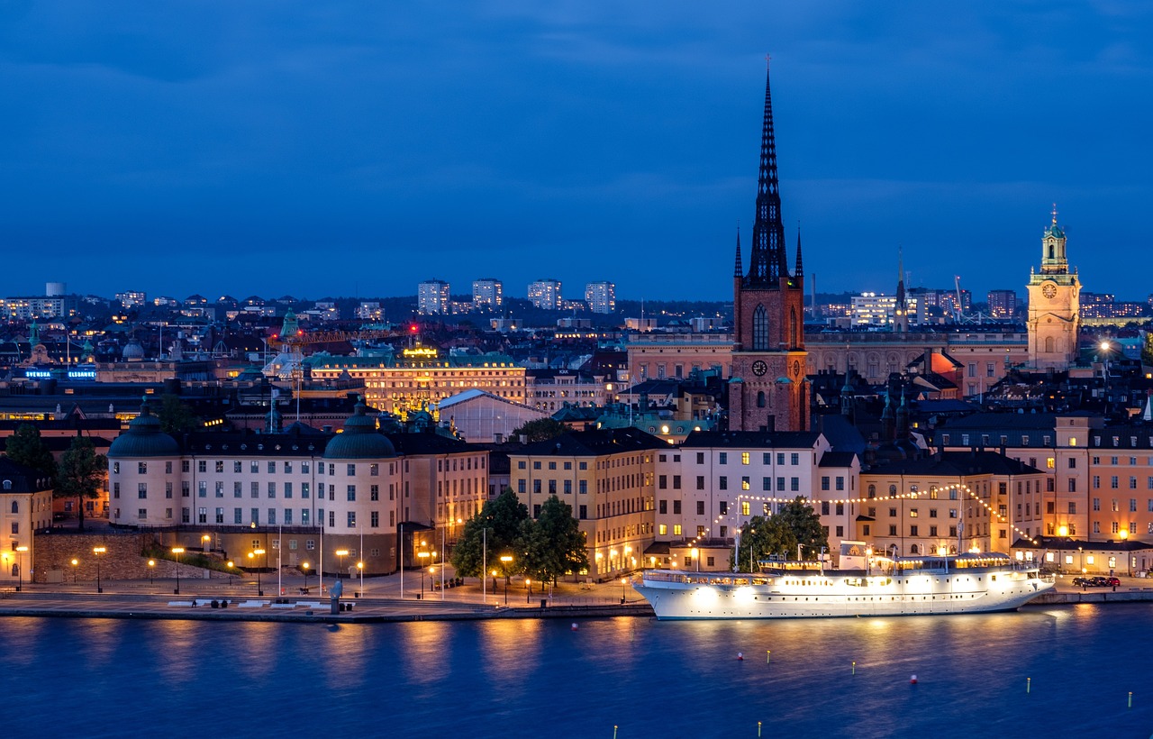 Stoccolma vieta la circolazione delle auto a diesel e benzina