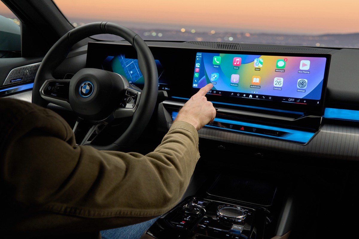 Apple-CarPlay-BMW-i5