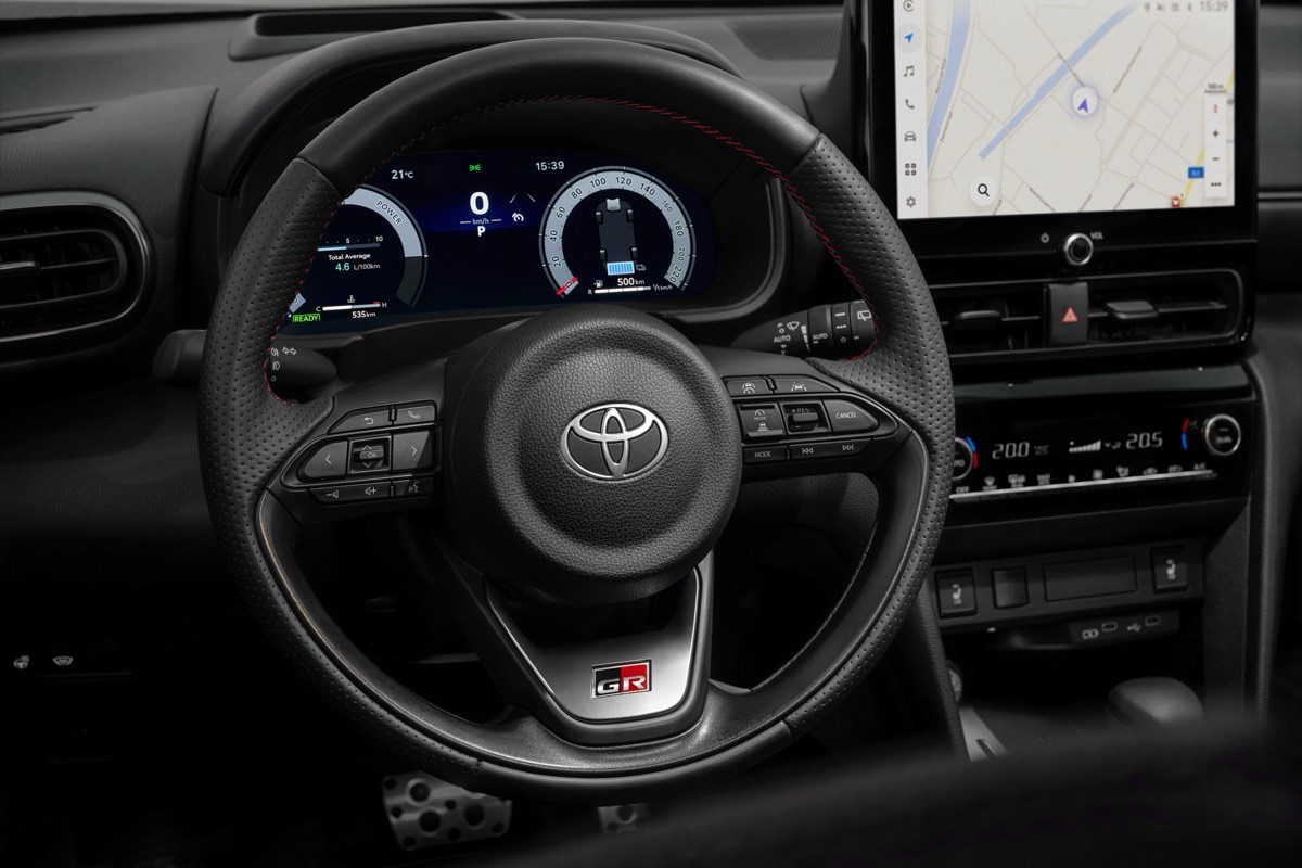 Toyota-Yaris-Cross-2024