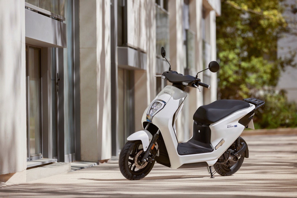 Scooter-elettrici-Honda-EM1