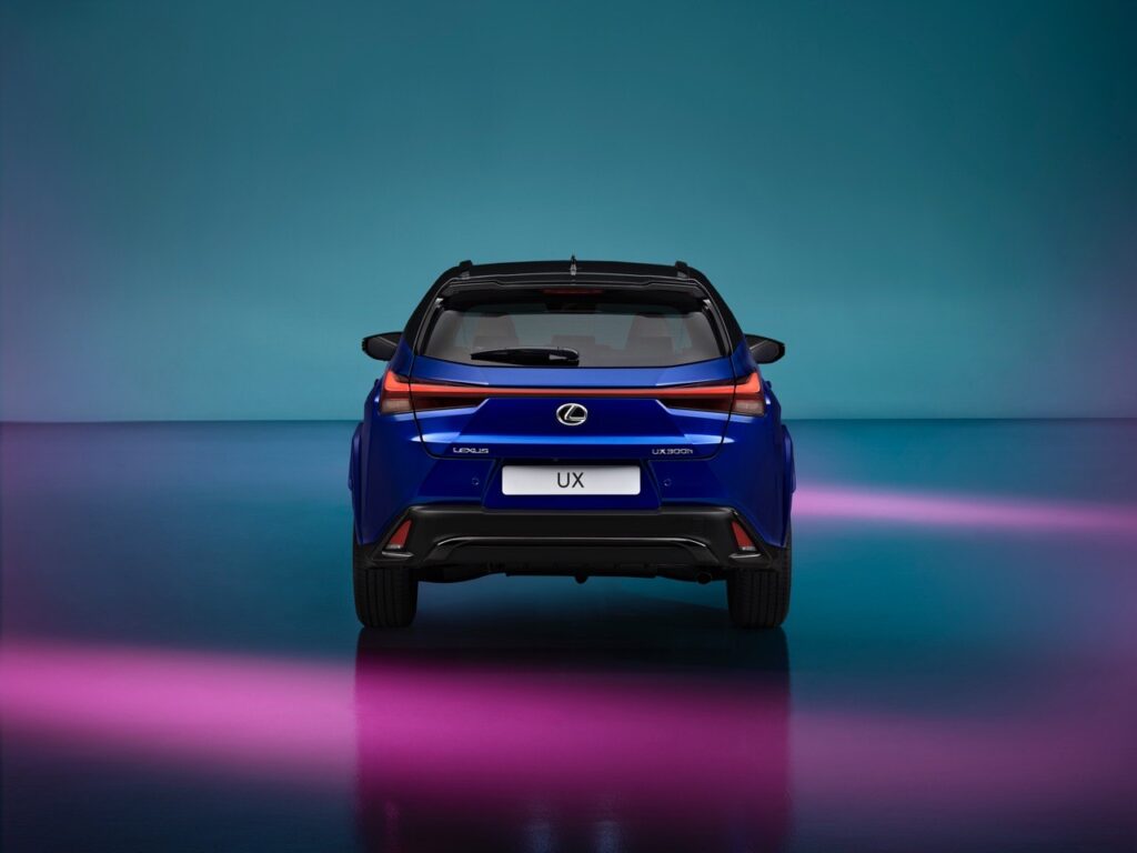 Lexus UX 2024