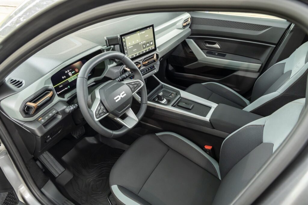 Interni Dacia Bigster