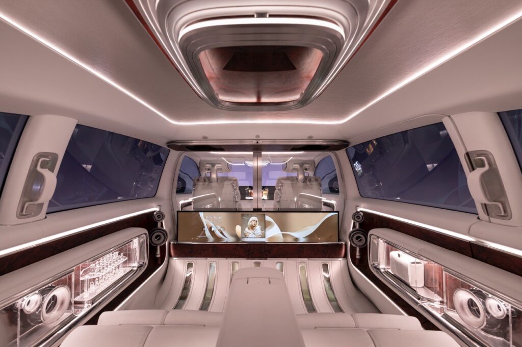 Interni Mercedes-Benz Vision V